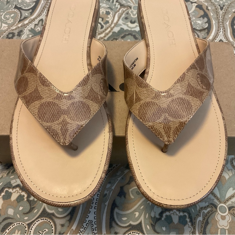 Mint Coach Bridgette. Signature Jacquard Tan Sandals Worn 1x - Picture 11 of 16